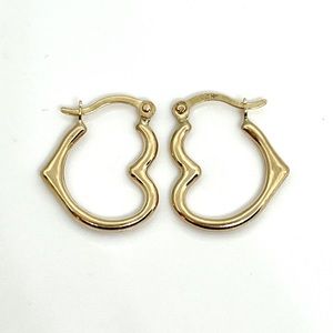 10K Yellow Gold 5/8” Heart ♥️ Hoop Earrings .39g
